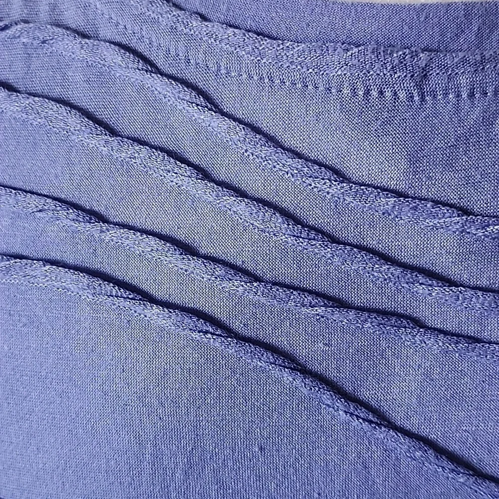 Simply Vera Vera Wang lilac cap sleeve tee with detail - Picture 3 of 13